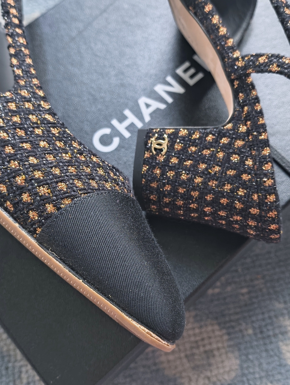 CHANEL 24C 😍 Tweed Slingbacks CC💋24C Coco Cap Toe 40 w/box 🎁☑️ - Picture 6 of 12
